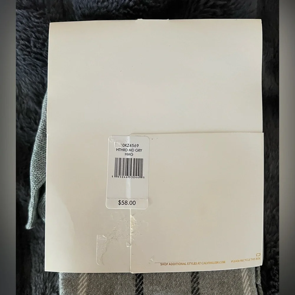 NWT Calvin Klein 2 pc. Scarf & Gloves in Gray